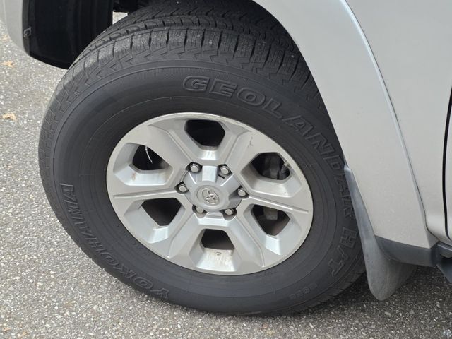 2015 Toyota 4Runner RWD 4dr V6 SR5 - 22973479 - 33