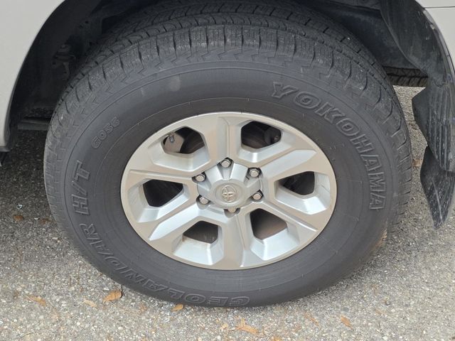 2015 Toyota 4Runner RWD 4dr V6 SR5 - 22973479 - 34