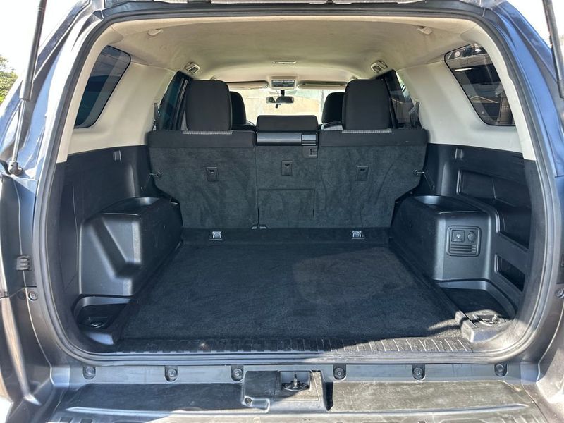 2015 Toyota 4Runner RWD 4dr V6 SR5 Premium - 22970136 - 18