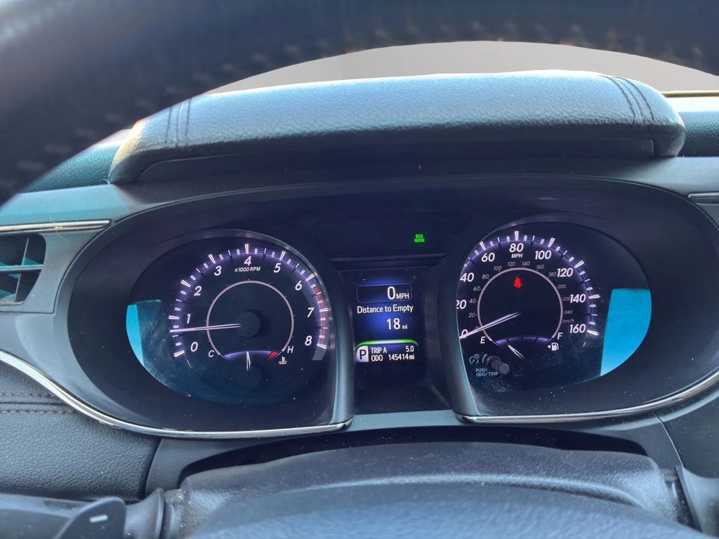 2015 Toyota Avalon XLE Sedan 4D - 23064618 - 10