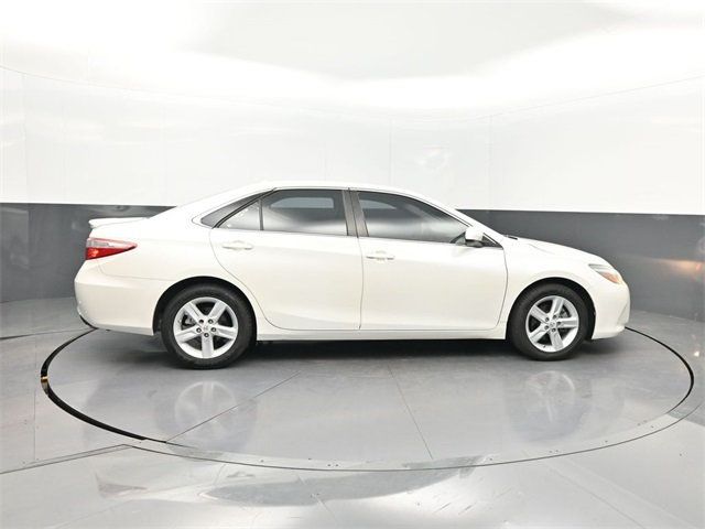 2015 Toyota Camry  - 22968082 - 19