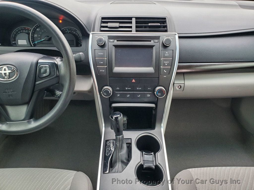 2015 Toyota Camry  - 22987092 - 13