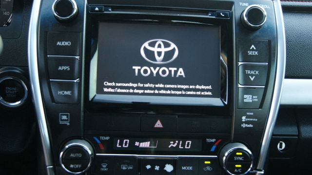 2015 Toyota Camry 3 MONTH WARRANTY , JUST SERVICED , VERY CLEAN INSIDE AND OUT  - 23059838 - 10