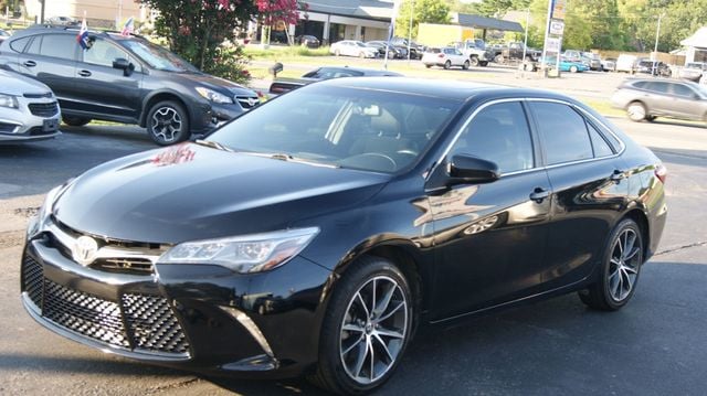 2015 Toyota Camry 3 MONTH WARRANTY , JUST SERVICED , VERY CLEAN INSIDE AND OUT  - 23059838 - 1