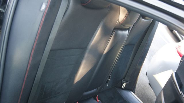 2015 Toyota Camry 3 MONTH WARRANTY , JUST SERVICED , VERY CLEAN INSIDE AND OUT  - 23059838 - 28
