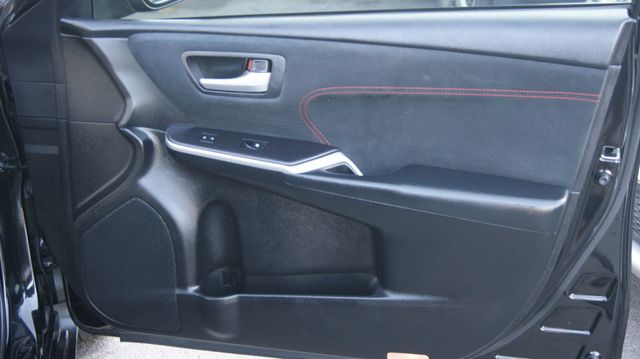 2015 Toyota Camry 3 MONTH WARRANTY , JUST SERVICED , VERY CLEAN INSIDE AND OUT  - 23059838 - 34