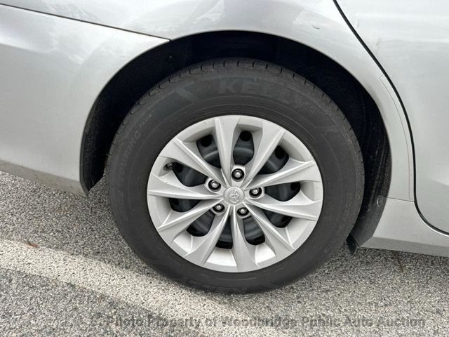 2015 Toyota Camry 4dr Sedan I4 Automatic LE - 23043736 - 15