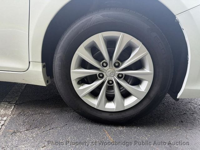 2015 Toyota Camry 4dr Sedan I4 Automatic LE - 23063734 - 11