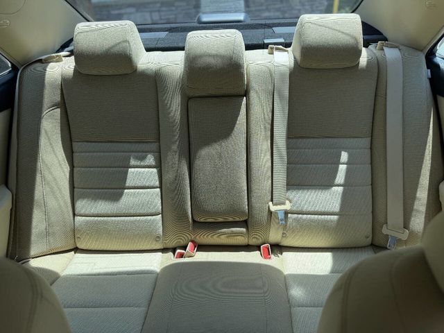 2015 Toyota Camry 4dr Sedan I4 Automatic LE - 23065669 - 8