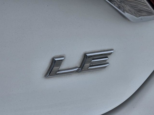 2015 Toyota Camry 4dr Sedan I4 Automatic LE - 22940413 - 23