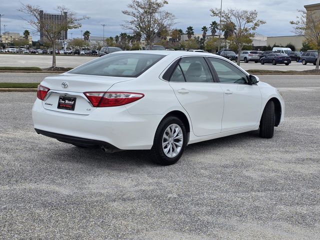 2015 Toyota Camry 4dr Sedan I4 Automatic LE - 22940413 - 5