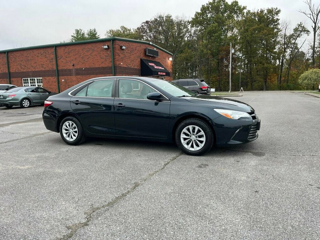 2015 Toyota Camry 4dr Sedan I4 Automatic LE - 22657636 - 2