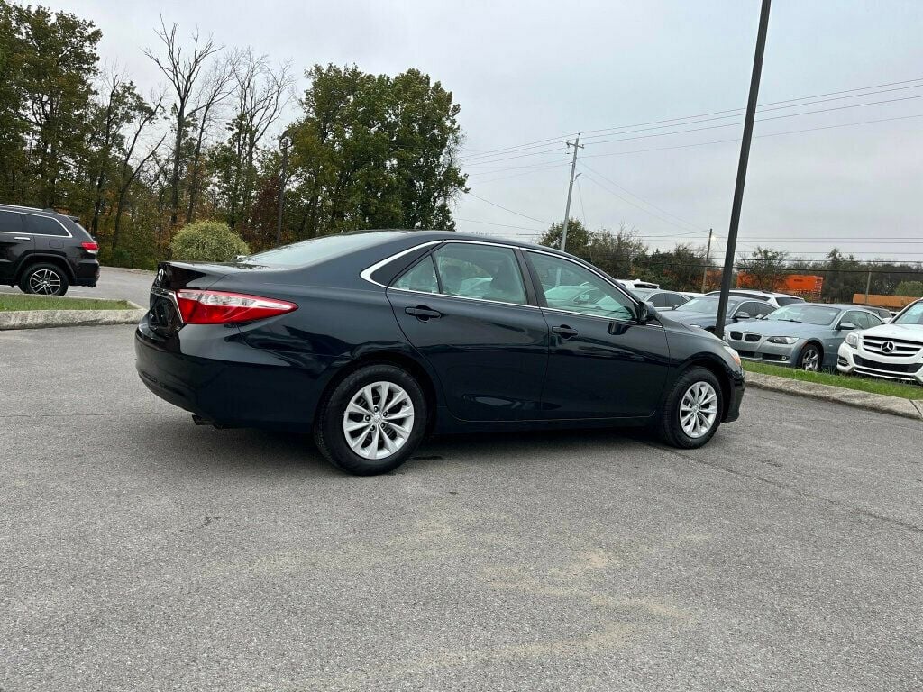 2015 Toyota Camry 4dr Sedan I4 Automatic LE - 22657636 - 3