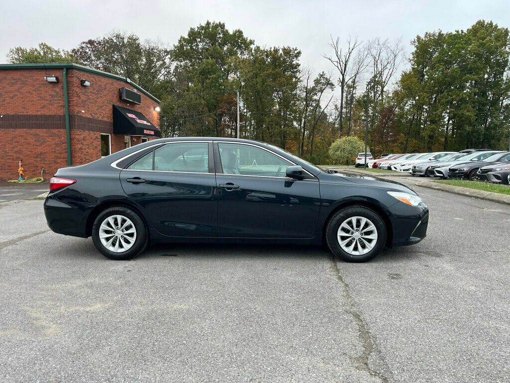 2015 Toyota Camry 4dr Sedan I4 Automatic LE - 22657636 - 6