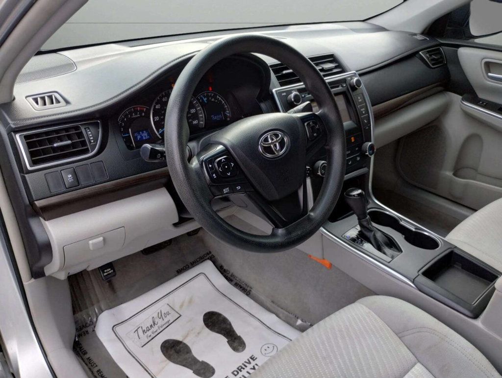2015 Toyota Camry 4dr Sedan I4 Automatic LE - 22931351 - 11