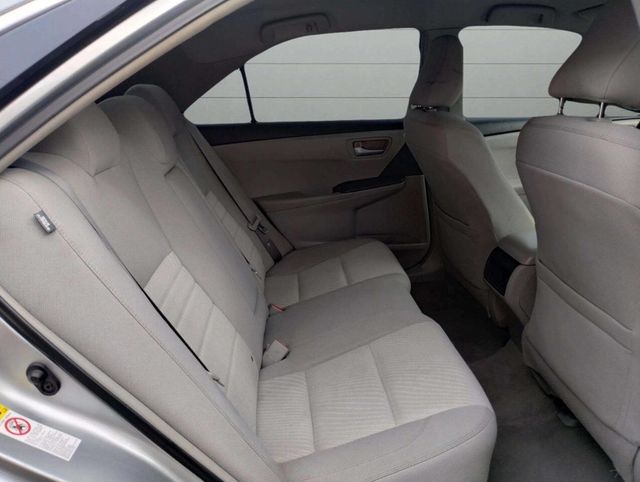 2015 Toyota Camry 4dr Sedan I4 Automatic LE - 22931351 - 16