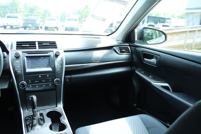 2015 Toyota Camry 4dr Sedan I4 Automatic LE - 23051552 - 15