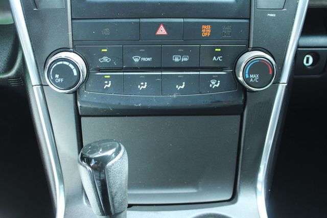 2015 Toyota Camry 4dr Sedan I4 Automatic LE - 23051552 - 19