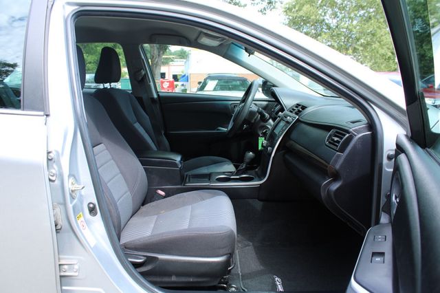2015 Toyota Camry 4dr Sedan I4 Automatic LE - 23051552 - 28