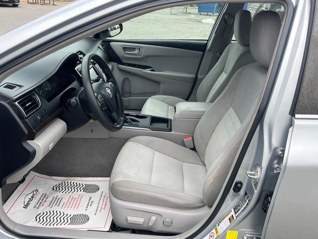 2015 Toyota Camry 4dr Sedan I4 Automatic LE - 22997317 - 12