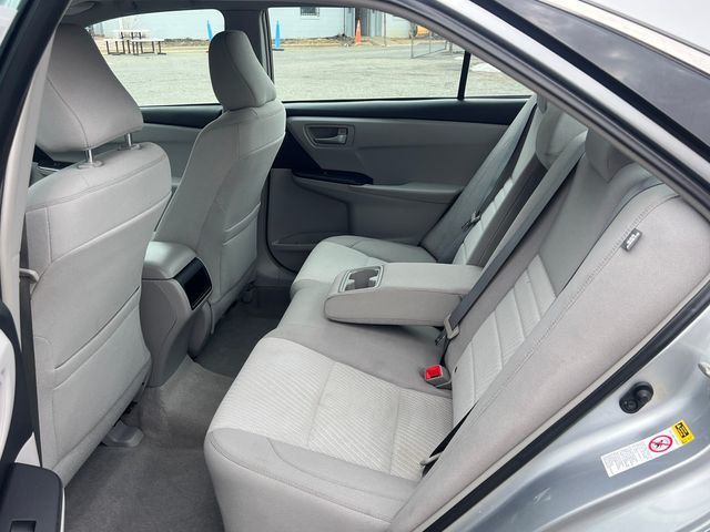 2015 Toyota Camry 4dr Sedan I4 Automatic LE - 22997317 - 13