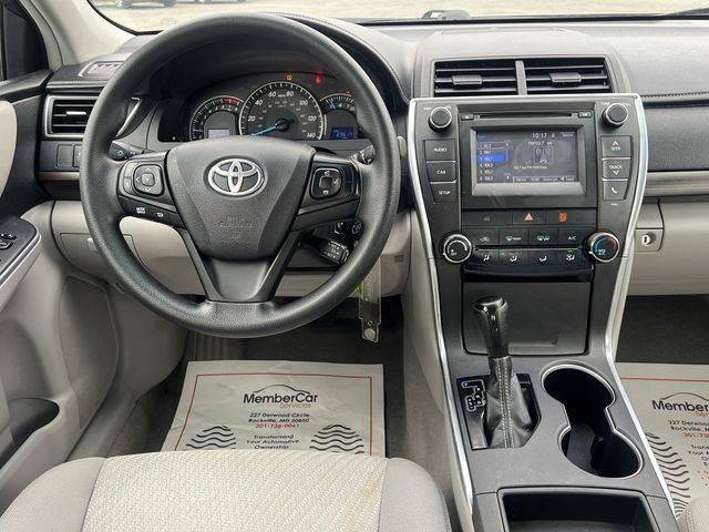 2015 Toyota Camry 4dr Sedan I4 Automatic LE - 22997317 - 14