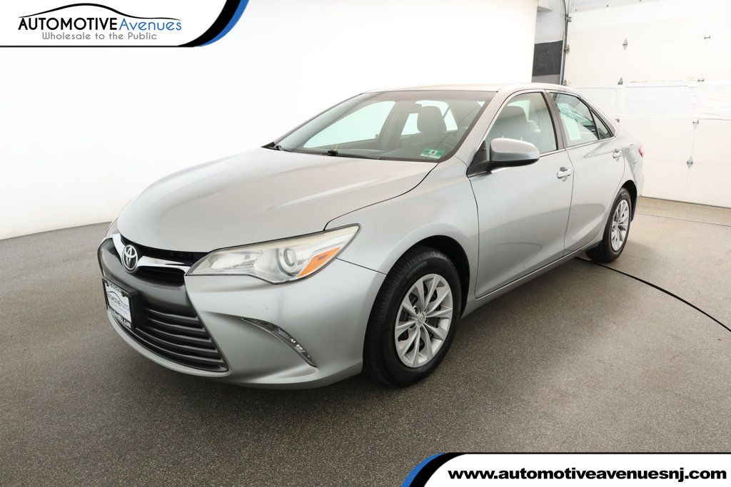 2015 Toyota Camry 4dr Sedan I4 Automatic LE - 22933236 | Video 1