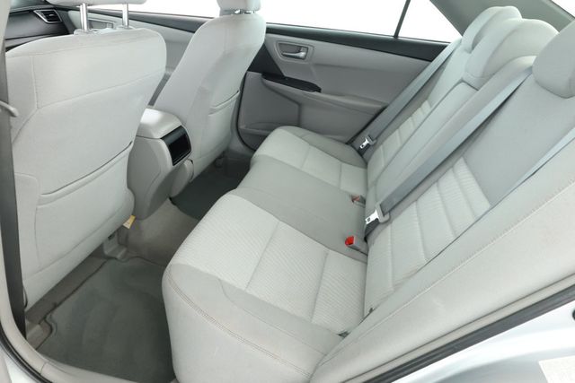 2015 Toyota Camry 4dr Sedan I4 Automatic LE - 22933236 - 18