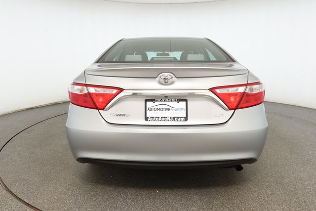 2015 Toyota Camry 4dr Sedan I4 Automatic LE - 22933236 - 4