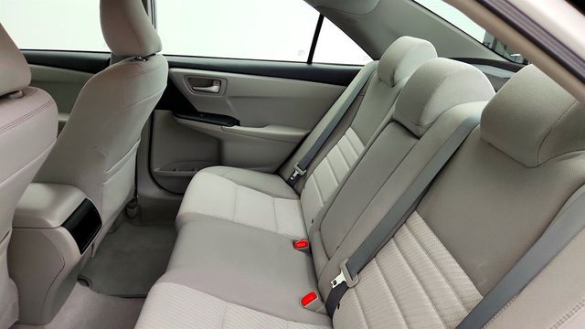 2015 Toyota Camry 4dr Sedan I4 Automatic LE - 23033390 - 19