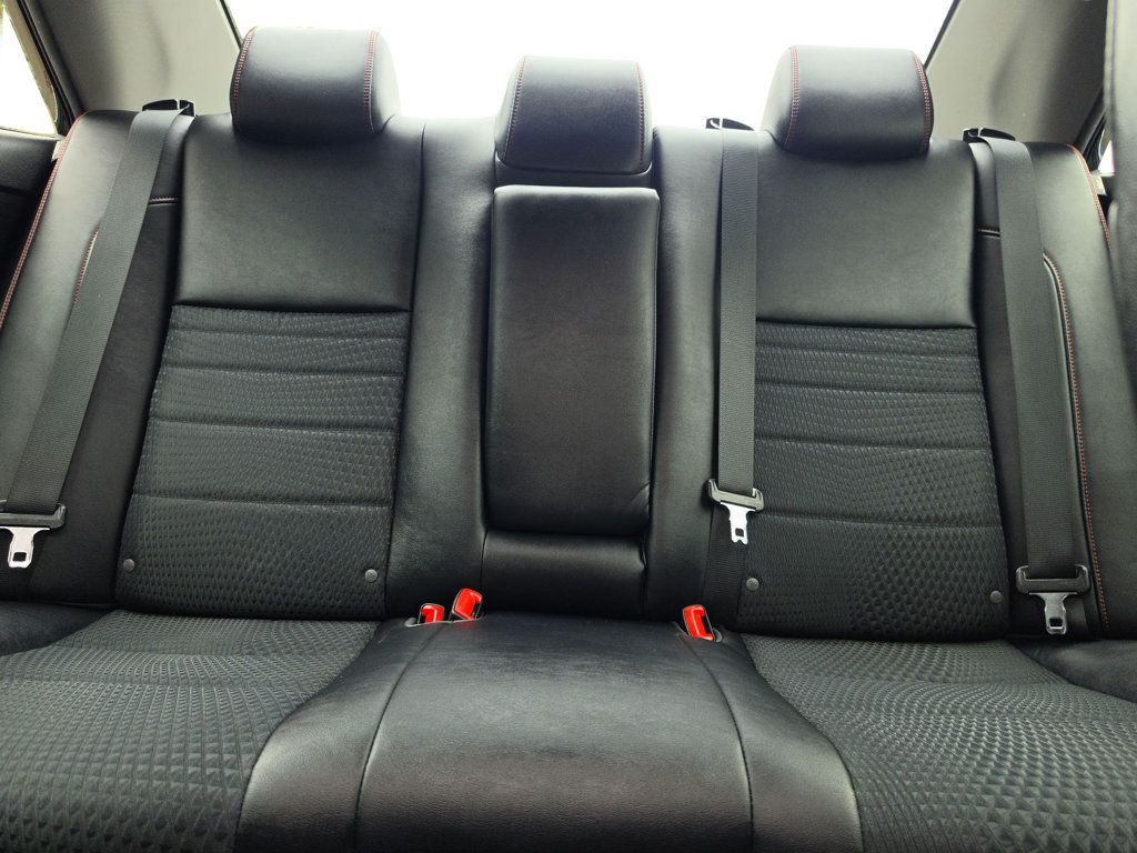 Toyota Camry photo 13