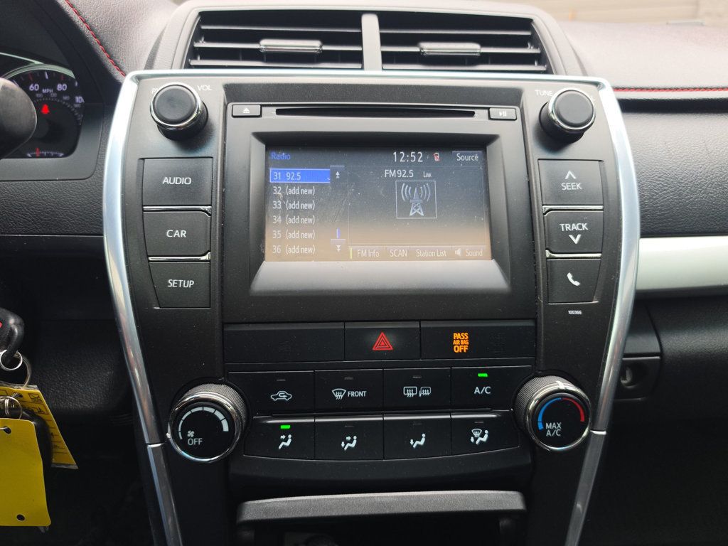 Toyota Camry photo 14