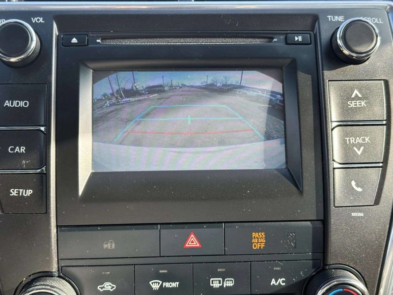 2015 Toyota Camry 4dr Sedan I4 Automatic SE - 22968392 - 23