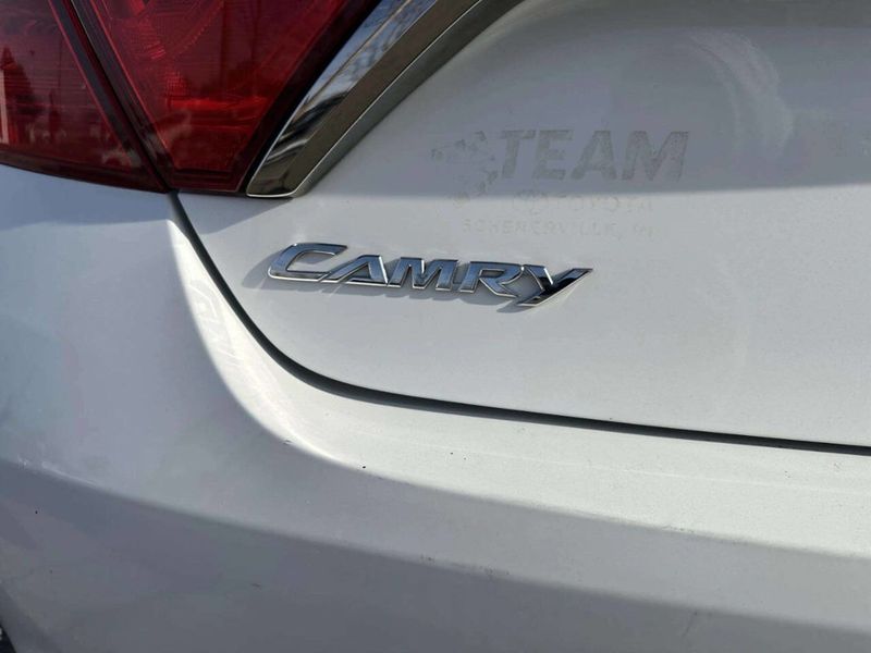 2015 Toyota Camry 4dr Sedan I4 Automatic SE - 22968392 - 28