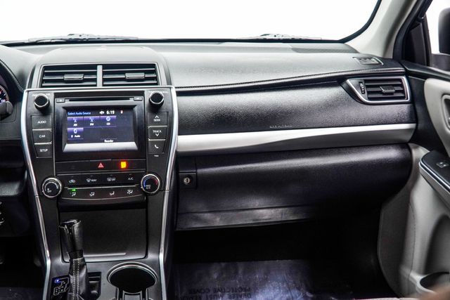 2015 Toyota Camry 4dr Sedan I4 Automatic SE - 23099285 - 17