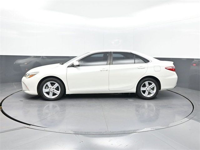2015 Toyota Camry 4dr Sedan I4 Automatic SE - 22968082 - 1
