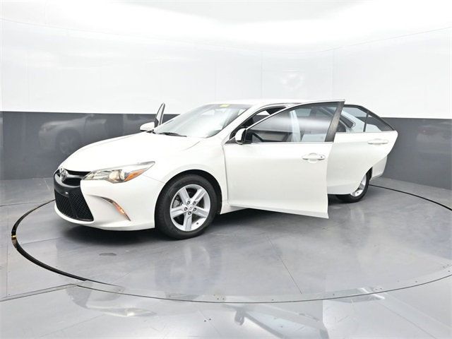 2015 Toyota Camry 4dr Sedan I4 Automatic SE - 22968082 - 22