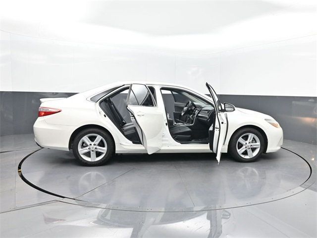 2015 Toyota Camry 4dr Sedan I4 Automatic SE - 22968082 - 23