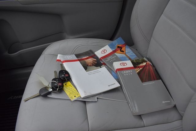 2015 Toyota Camry 4dr Sedan I4 Automatic XLE - 23008721 - 10