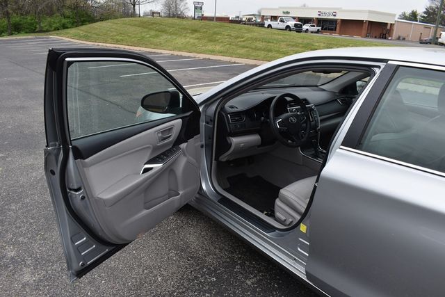 2015 Toyota Camry 4dr Sedan I4 Automatic XLE - 23008721 - 32