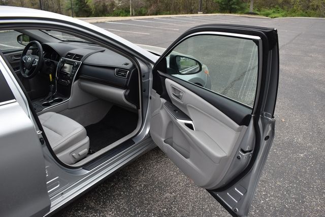 2015 Toyota Camry 4dr Sedan I4 Automatic XLE - 23008721 - 33