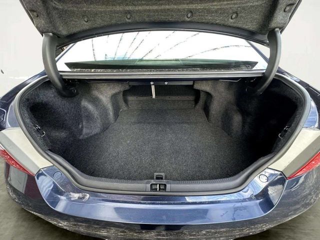 2015 Toyota Camry 4dr Sedan I4 Automatic XLE - 22975306 - 10