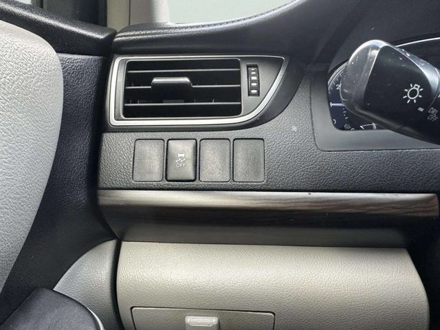 2015 Toyota Camry 4dr Sedan I4 Automatic XLE - 22975306 - 24