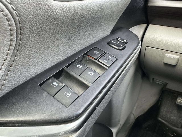 2015 Toyota Camry 4dr Sedan I4 Automatic XLE - 22975306 - 25