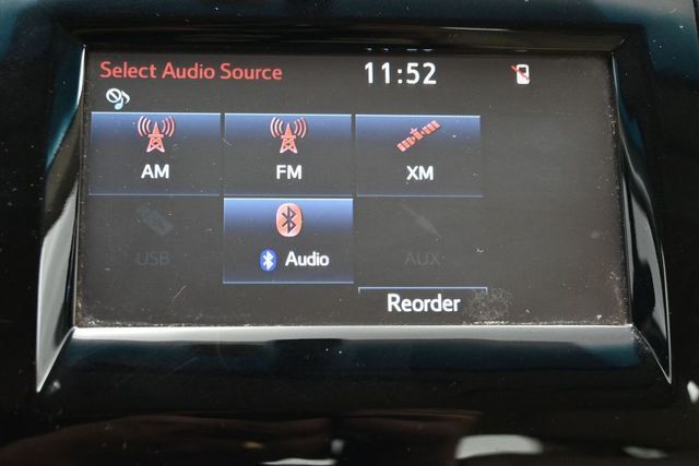 2015 Toyota Camry 4dr Sedan I4 Automatic XLE - 23067791 - 13