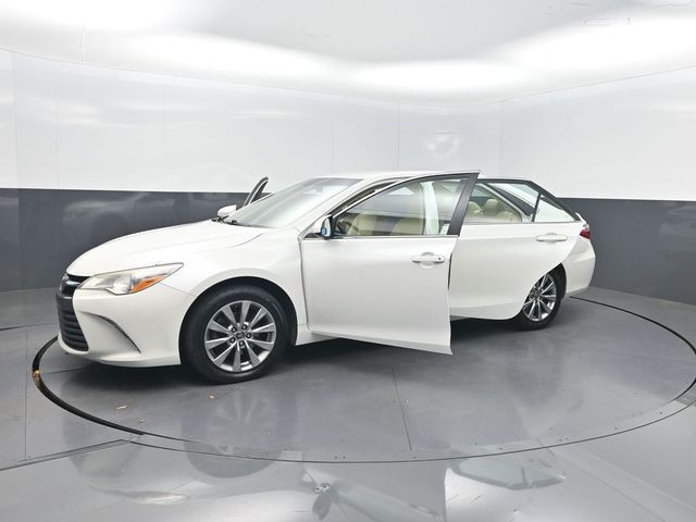 2015 Toyota Camry 4dr Sedan I4 Automatic XLE - 23067791 - 28
