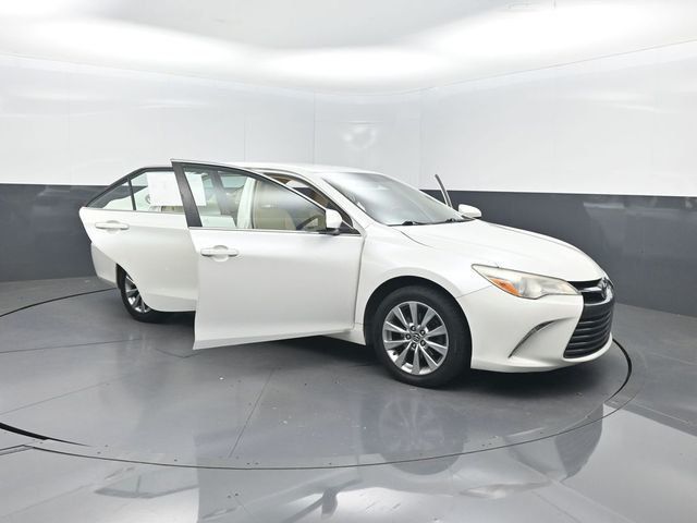 2015 Toyota Camry 4dr Sedan I4 Automatic XLE - 23067791 - 30