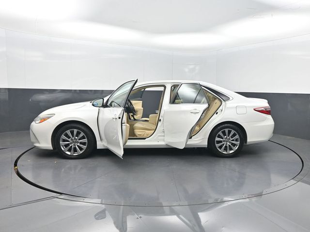 2015 Toyota Camry 4dr Sedan I4 Automatic XLE - 23067791 - 31