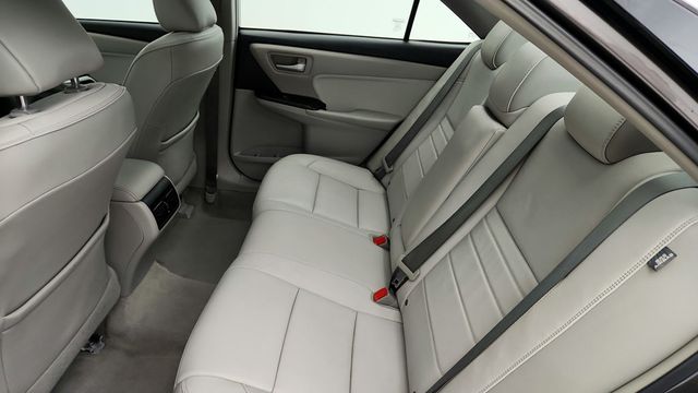 2015 Toyota Camry 4dr Sedan I4 Automatic XLE - 22942594 - 19