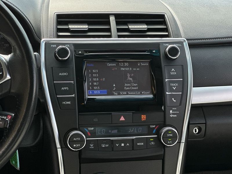 2015 Toyota Camry 4dr Sedan I4 Automatic XSE - 22970135 - 14